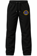 Sweatpants negros CAP con logo del escuadrón en el muslo, vista frontal